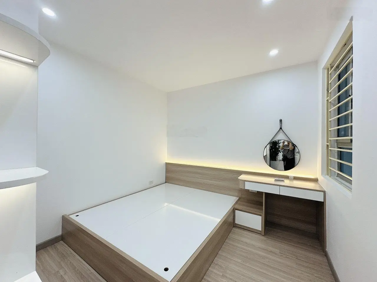 Em bán căn hộ hh2a Linh Đàm.Nội thất full mới. Diện tích 46m, 2pn, 1vs.