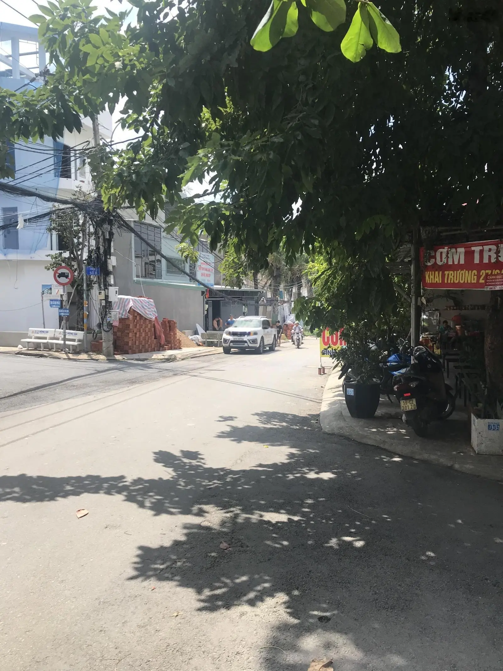 Chính chủ bán nhà 1 Trệt 3 Lầu Đường Lã Xuân Oai - Kề ĐH giao Thông vận tải FPT, Hutech, KCN Cao Q9