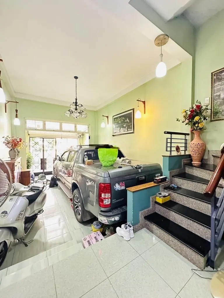 Cần bán gấp nhà đường Nhiêu Tứ, P7, Phú Nhuận Giá5tỷ190- 75m2(5x15) Đang cho thuê 50tr/tháng