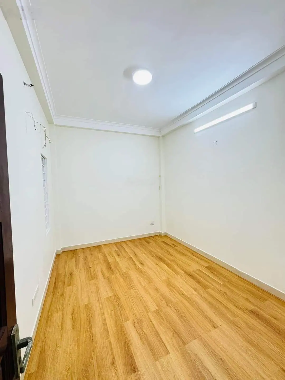Chính chủ bán nhà Hai Bà Trưng, DT 40m2, nhỉnh 7 tỷ, ô tô đỗ cửa, ô tô vào nhà, lô góc, ngõ thông