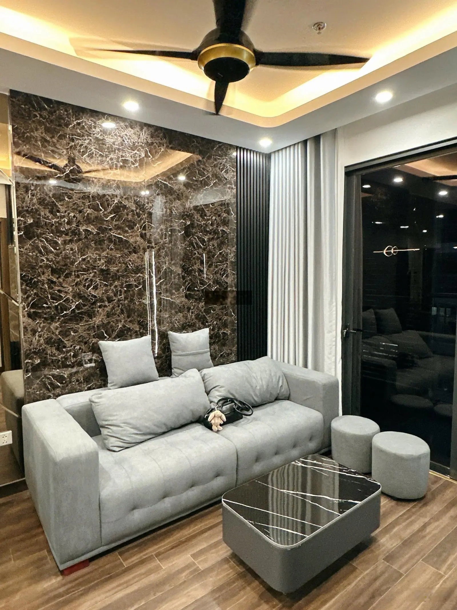 Bán căn hộ chung cư giá tốt tại Hoàng Huy Commerce, 2,367 tỷ VND, 67,4m2