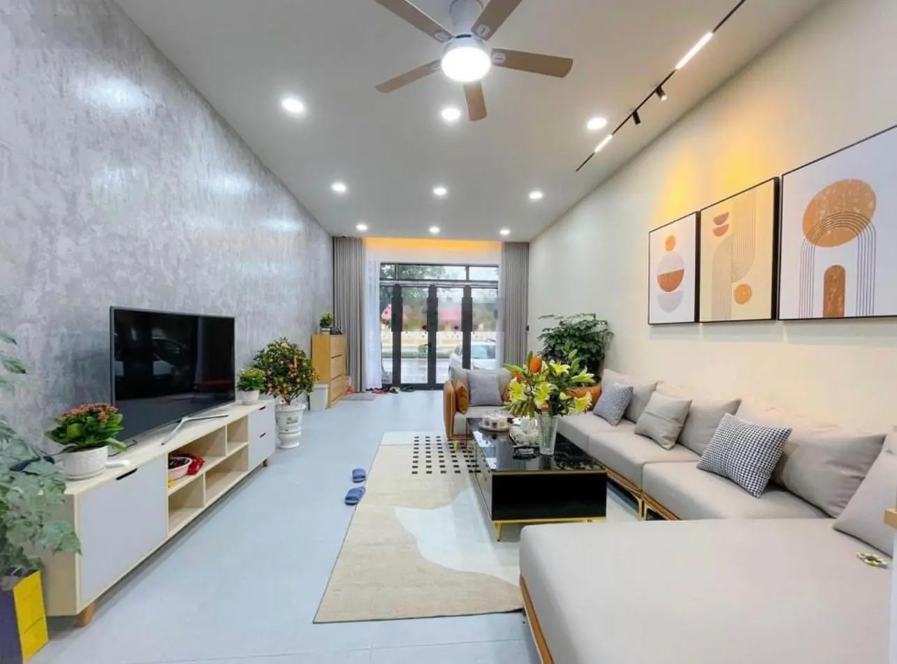 Bán nhà 3 lầu, 4 phòng ngủ, Đ. Nguyễn Hữu Cảnh, P22, Bình Thạnh, 3Tỷ5, DT 70m2, SHR, 0896 465 ***