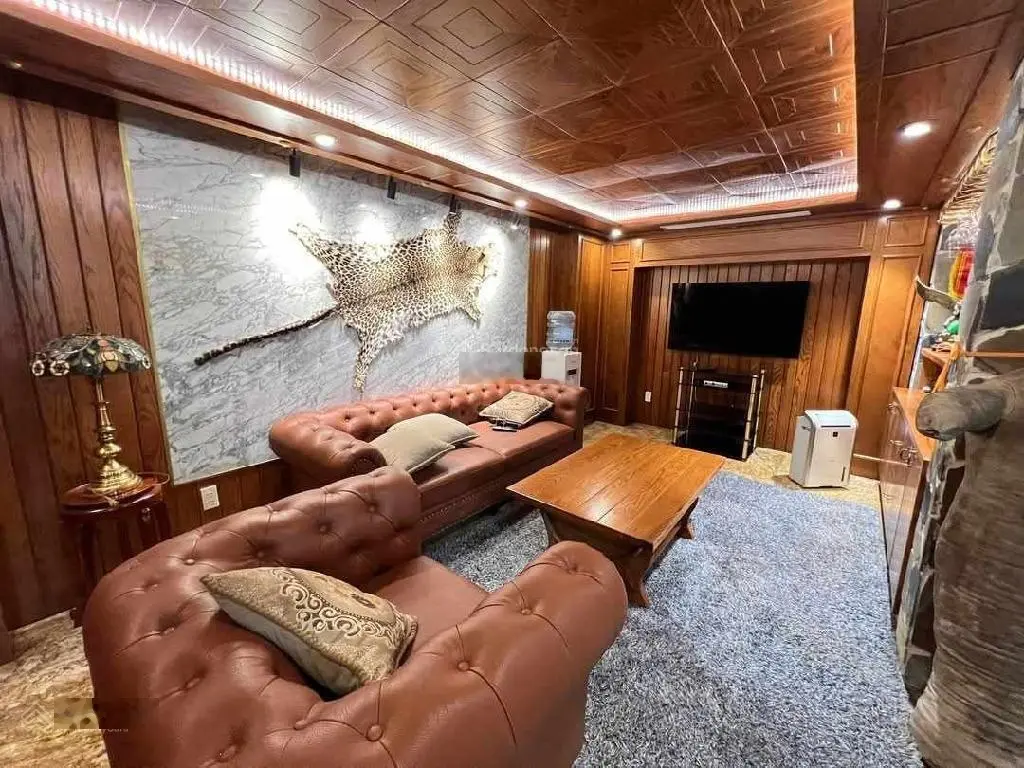 Chuyển sang nước ngoài, Bán biệt thự liền kề Minh Tâm. DT 90m2, x MT:10m, Giá: 25 tỷ.