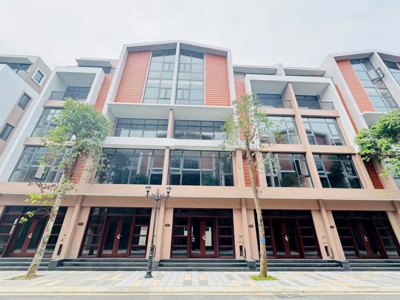 Cơ hội cuối cùng để sở hữu căn nhà Phố Ánh Dương Cạnh biển-Kề công viên-Liền đại lộ