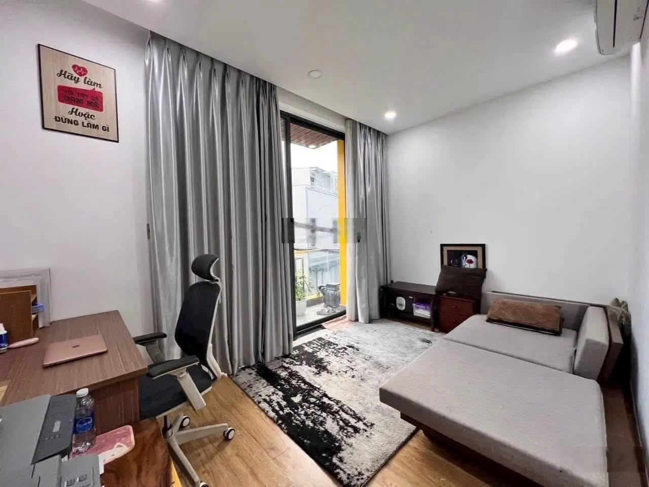 Nhà 3 tầng, đường Linh Đông - Phạm Văn Đồng, 90m2, 4PN 4WC, 6,8 tỷ, hẻm xe tải