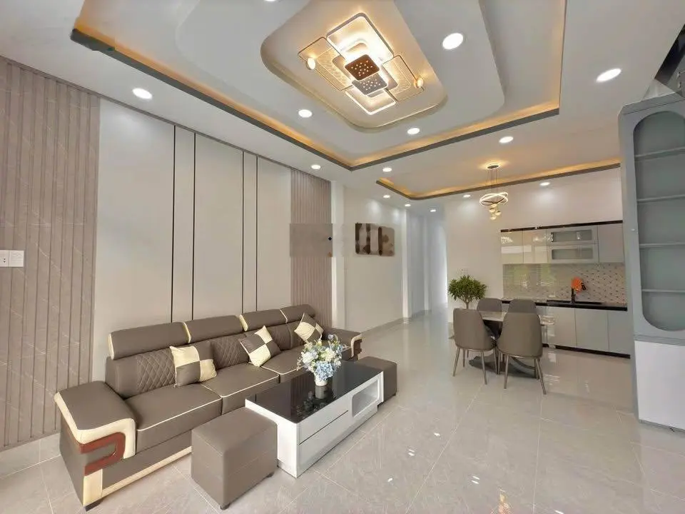 Giảm sâu 300tr, bán nhà kế bên trường tiểu học 110m2 giá ngộp 2ty400 tại trung tâm Thủ Dầu 1
