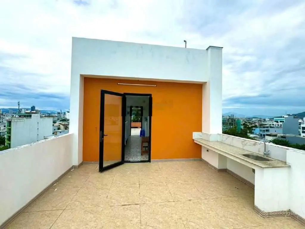 Bán tòa căn hộ biển Đà Nẵng - 7 tầng 1 tum