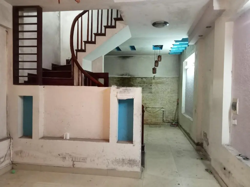 Chính chủ bán nhà Lê Thanh Nghị 42m2 5 tầng MT 4,1m giá 7,2 tỷ 1 nhà ra phố