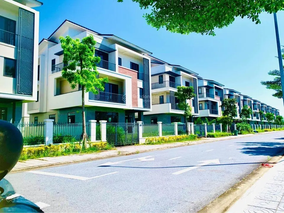 Bán biệt thự 180m (9*20), tổng sàn 236,5m, đường trước nhà 15,3m. Giá gốc của chủ đầu tư