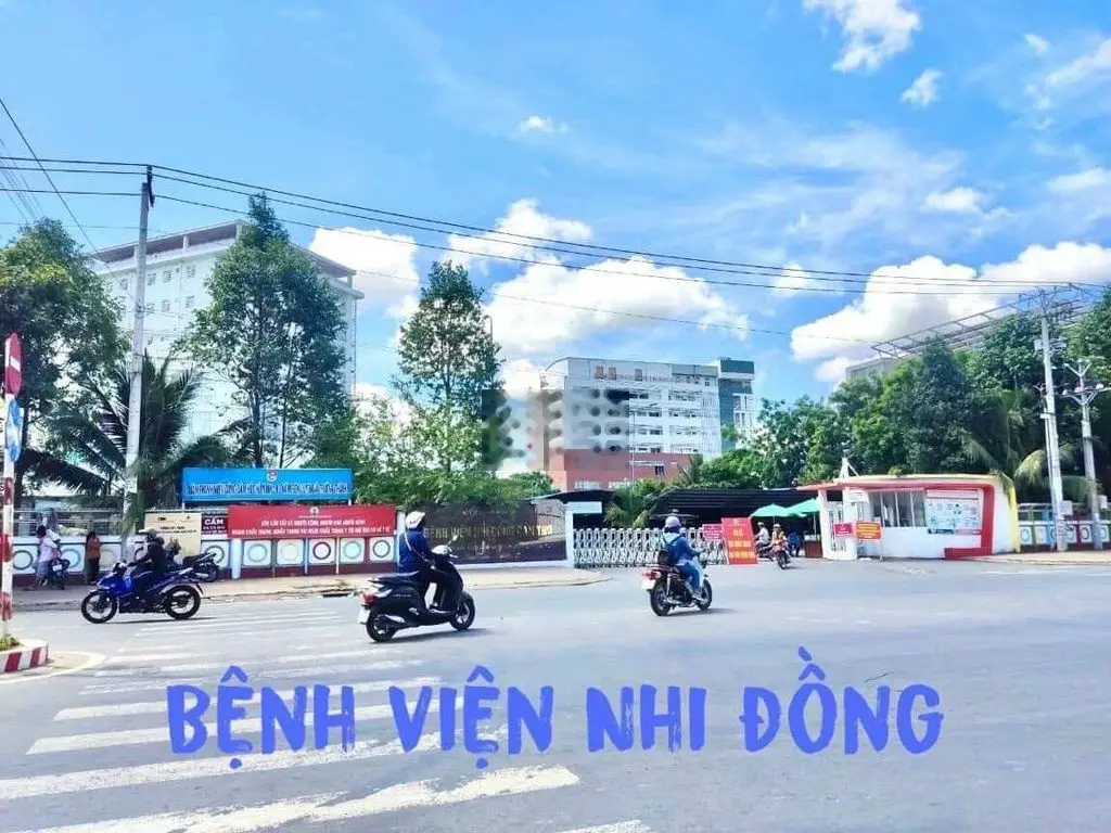 Nền ngang BV Nhi Đồng Rạch Ngã Bát 4.4m x 15m ( cạnh 13m ) Lộ 4m