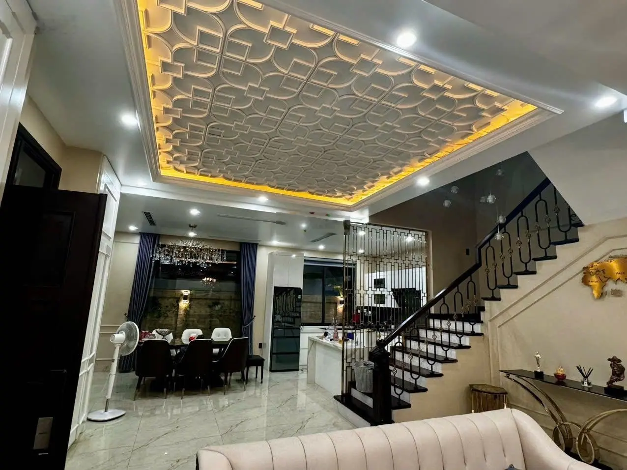 Chính chủ cần bán căn BT song lập 160m2 phân khu mở. Nhà làm full đồ, 21,9 tỷ. Mr. Sơn 0961 592 ***