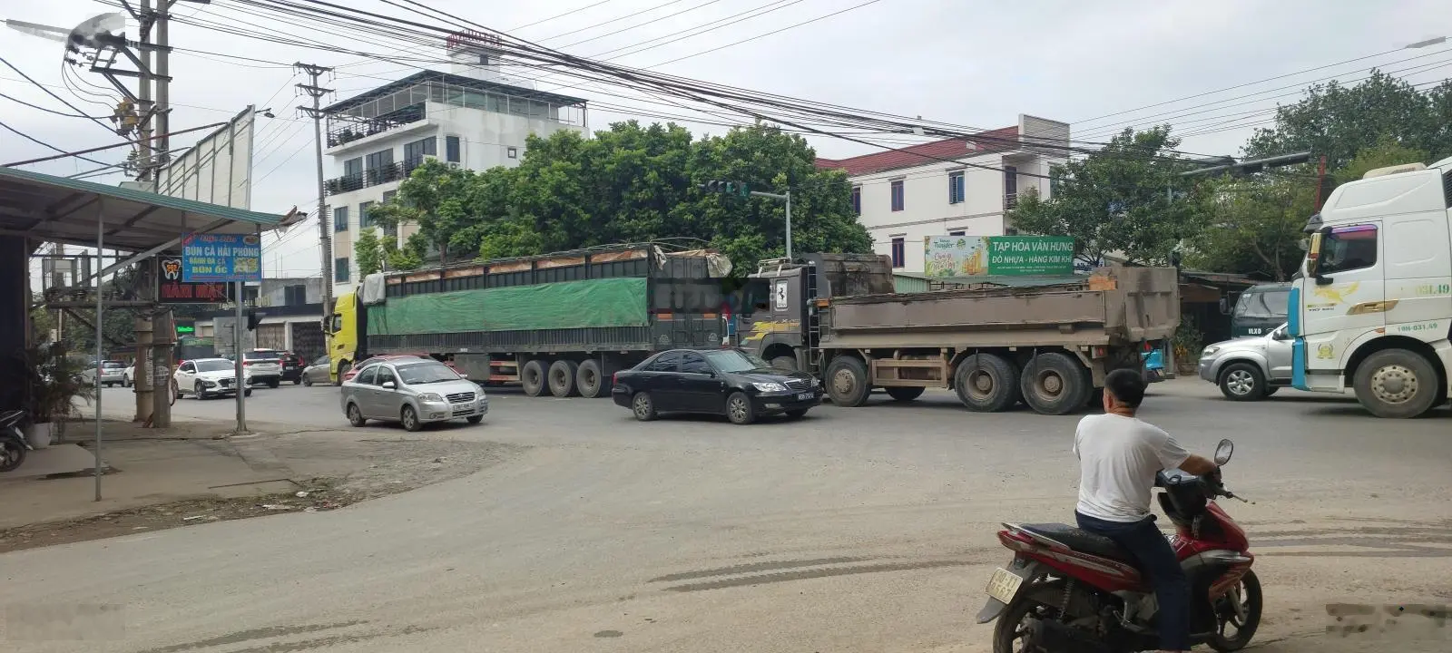 Bán gấp lô đất sẵn nhà 2 tầng giá rẻ nhất khu vực gần Xanh vilas và Đại học Quốc Gia HN Hòa Lạc.