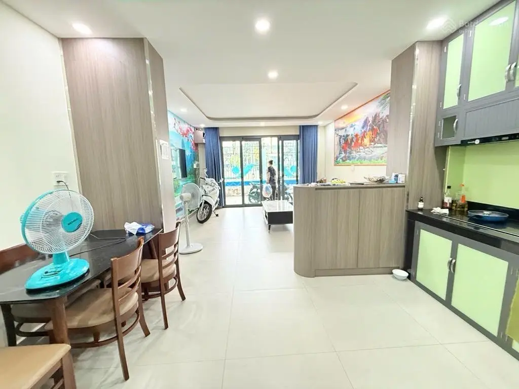 Bán nhà Tôn Thất Thuyết Quận 4 - hẻm ôtô - 50m2 - 4 Tầng - chỉ 6 Tỷ nhỉnh - Tiện kinh doanh