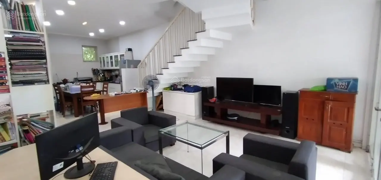 Nhà đẹp 3 tầng, góc 3 mặt tiền, 84m2 sổ hồng, liên phường, gần global city, q.9