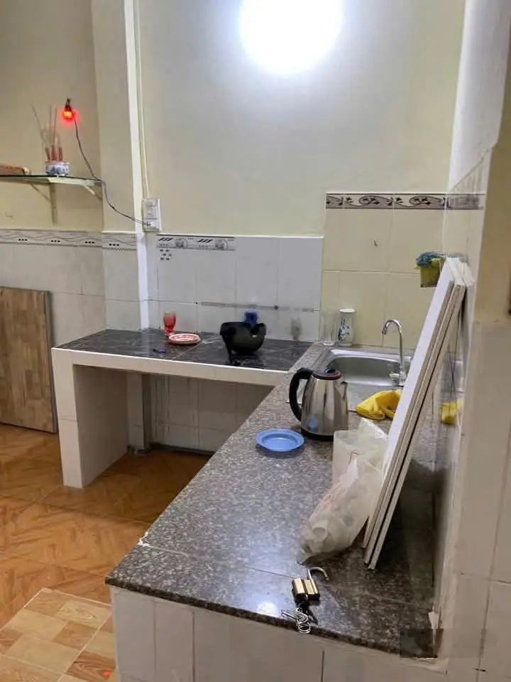 Bán gấp căn nhà rất mới, 1 trệt 1 lầu ở Lý Thường Kiệt, thị trấn Hóc Môn diện tích 78m2 giá 1 tỷ 8