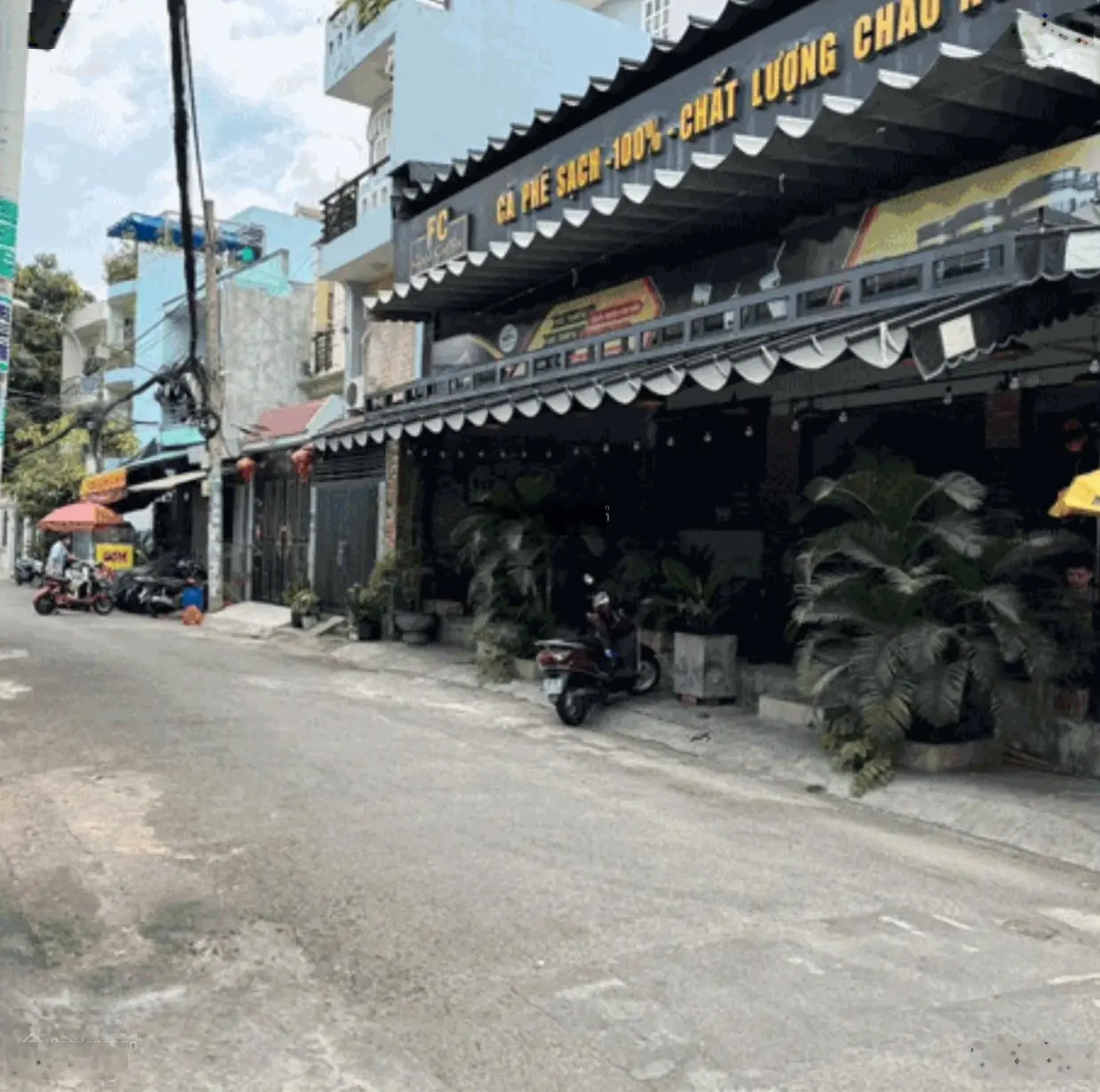 Bán gấp nhà 3 tầng (10x15) lô góc 2 mt đường ngay chợ bình chánh đang cho thuê nhà 20 triệu tháng