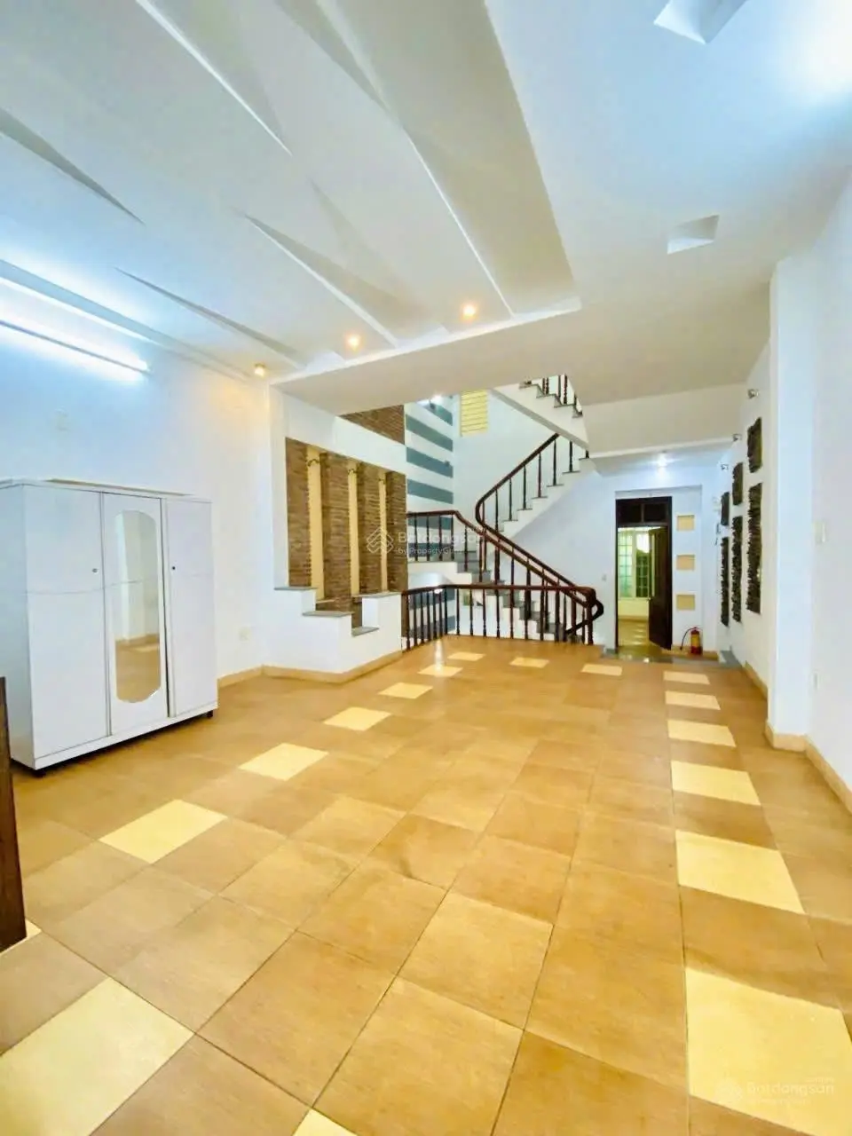 Phố biển Mỹ Khê - Vị trí đẹp, nhà 3 tầng mặt phố Trần Văn Dư - 100m2 - Vuông vức - Chỉ nhỉnh 10 tỷ
