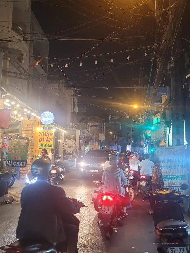 *Mặt Tiền giáp Bàu Cát* [4,2 x 23] Võ Thành Trang