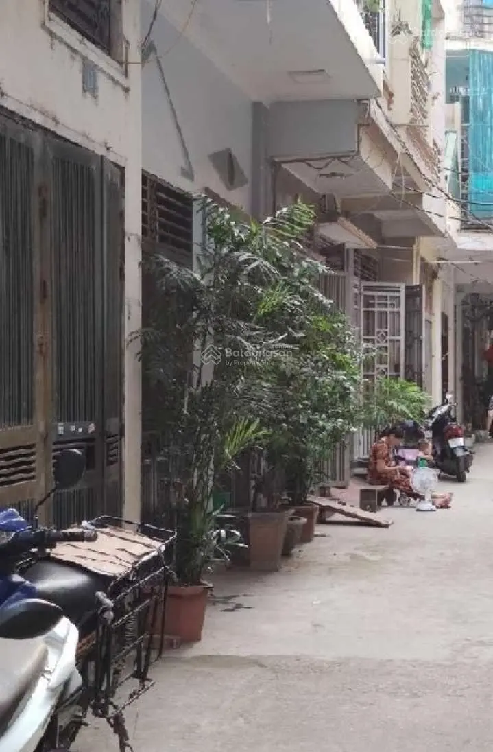 Bán nhà riêng phường Văn Quán 50m2, 4t, ô tô đỗ cửa, kv công chức ở. Giá hơn 8 tỷ
