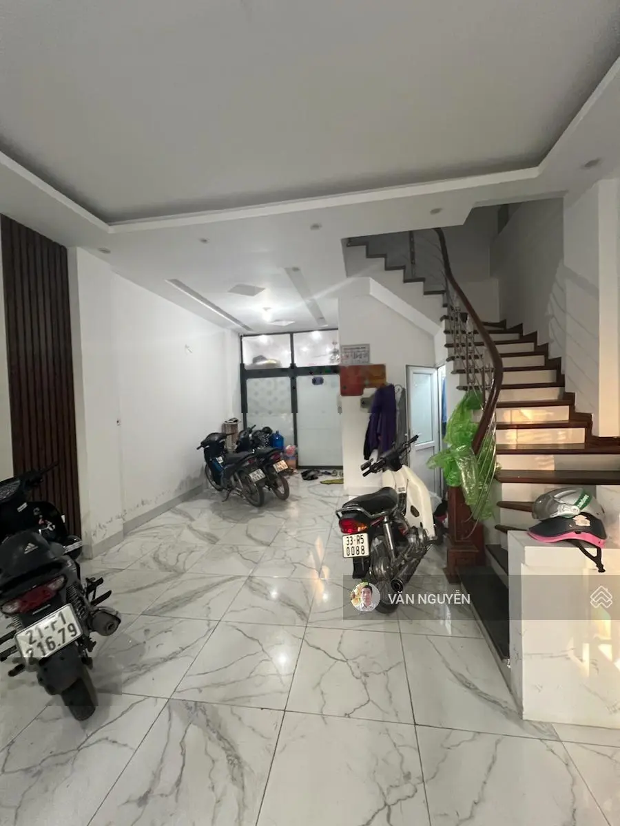 Bán nhà riêng đường Đình Thôn, giá 16 tỷ vnd, diện tích 64 m2, thang máy, ô tô tránh vào nhà