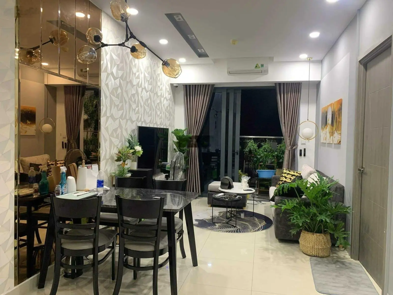 Chuyển nhượng căn hộ Emerald 53m2 - 1PN - 1WC giá chỉ 2.8 tỷ bao phí thuế - Nhà full nội thất