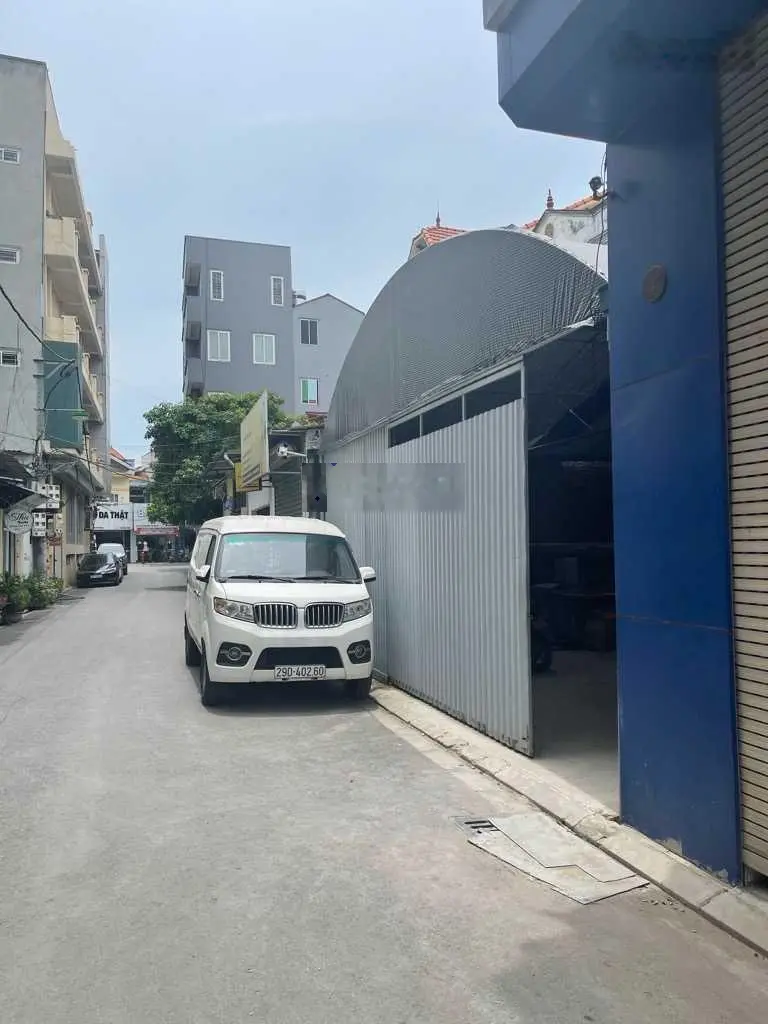 HIẾM - MẢNH ĐẤT CÒN SÓT LẠI - MẶT TIỀN RỘNG - DT RỘNG 231m2 - MT 7,7m - ĐƯỜNG THÔNG - Ô TÔ TRÁNH
