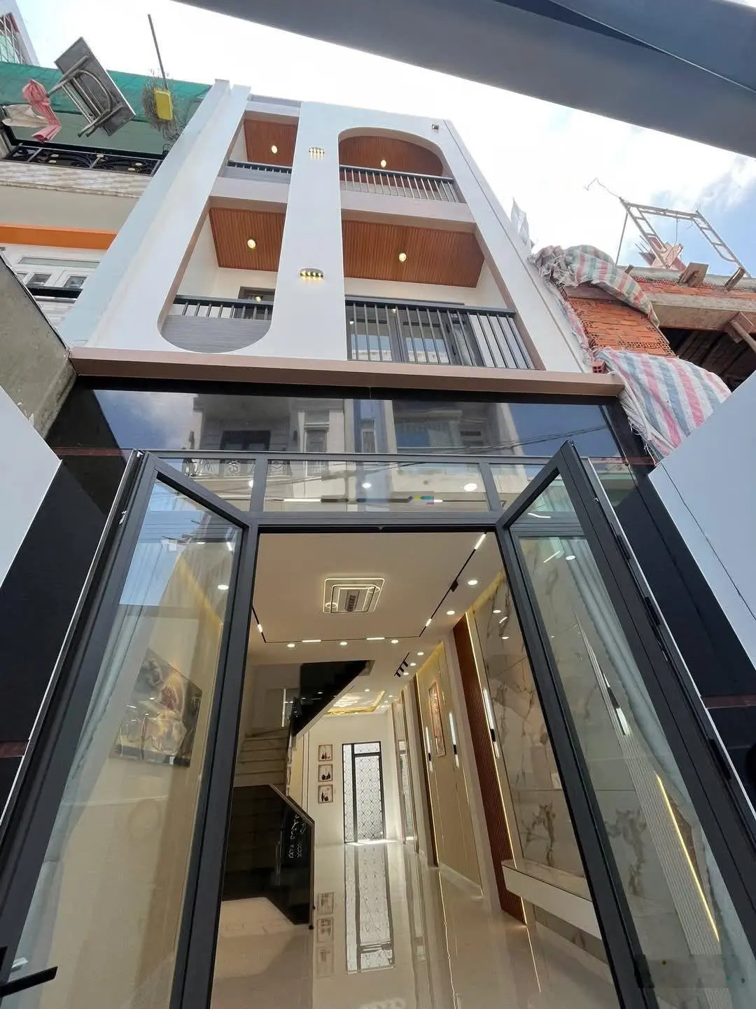 Chủ bán gấp nhà Linh Đông, Thủ Đức, DT 65m2(5*13m) 3 tầng, HXH thông, hoàn công 2025, giá 4,95tỷ