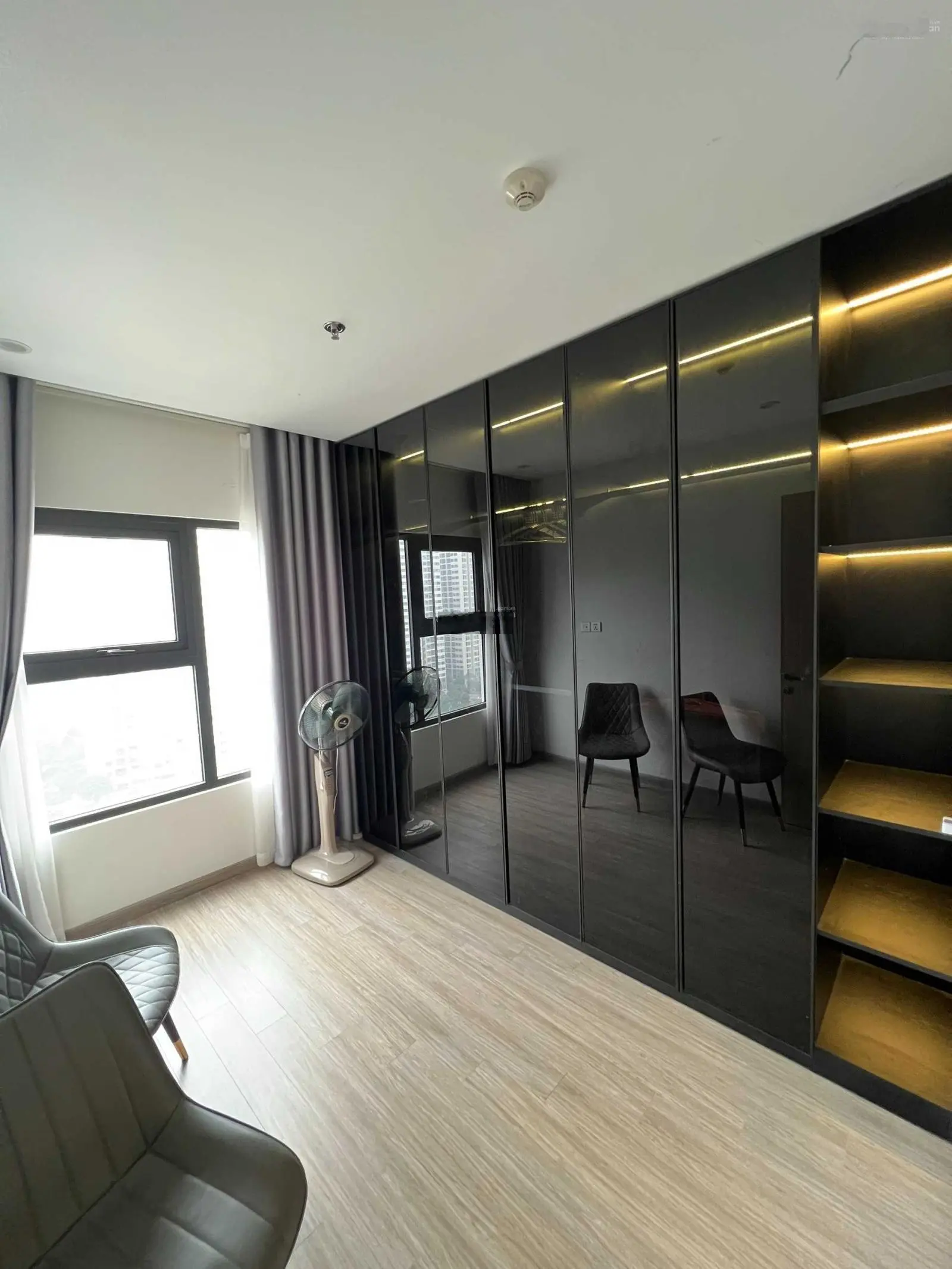 Chính chủ gửi bán căn hộ 3PN2VS 80m2 chỉ 2,880 tỷ tại Vinhomes Ocean Park Gia Lâm