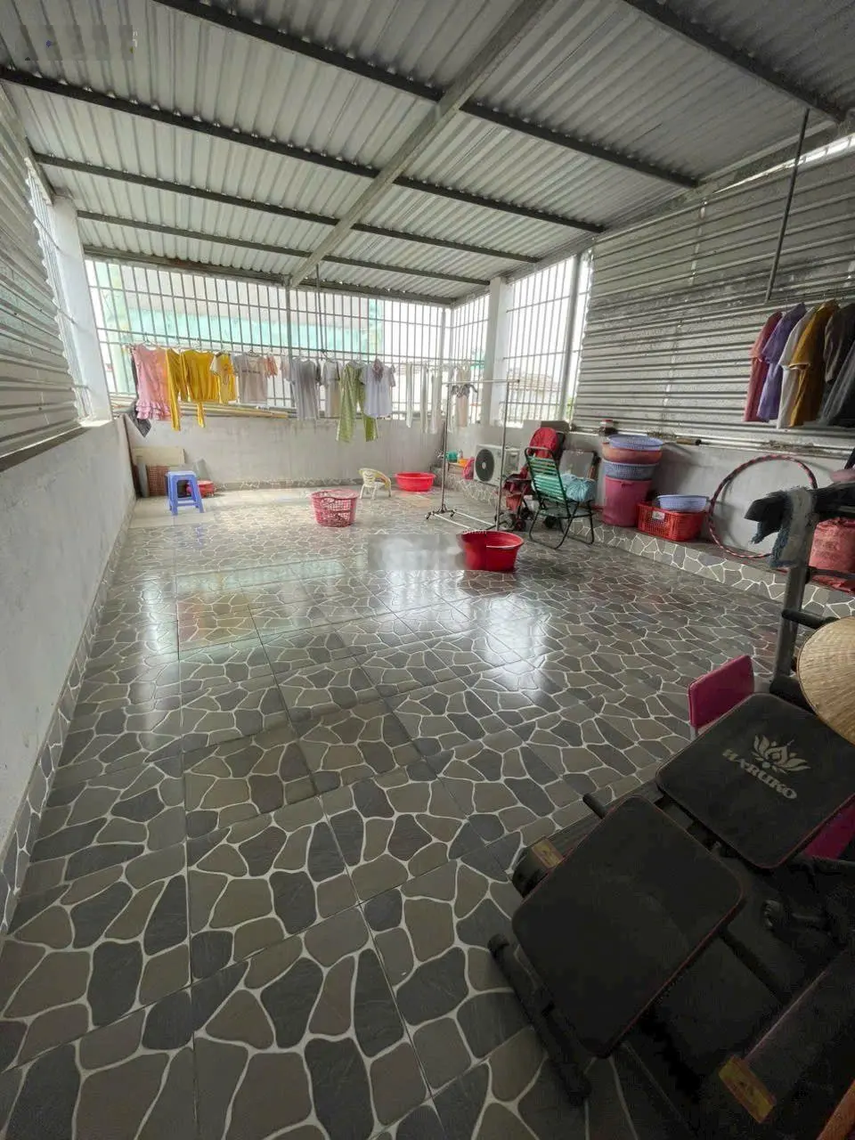 Cần bán nhà 2 lầu 1 trêt măt tiền kd buôn bán vip khu vp1 Thuân An -Bình Dương