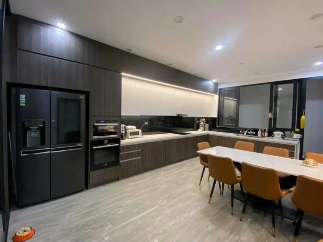 Bán nhà mặt phố Trần Vỹ, kinh doanh, 7 nổi 1 hầm, 28 tỷ