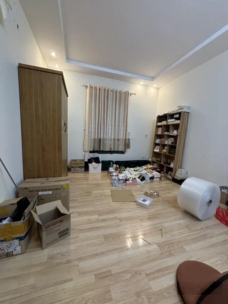 Bán nhà phố Thái Thịnh- Phân Lô- ô tô vào nhà- 6T dân xây- DT 50m2- Giá cực tốt