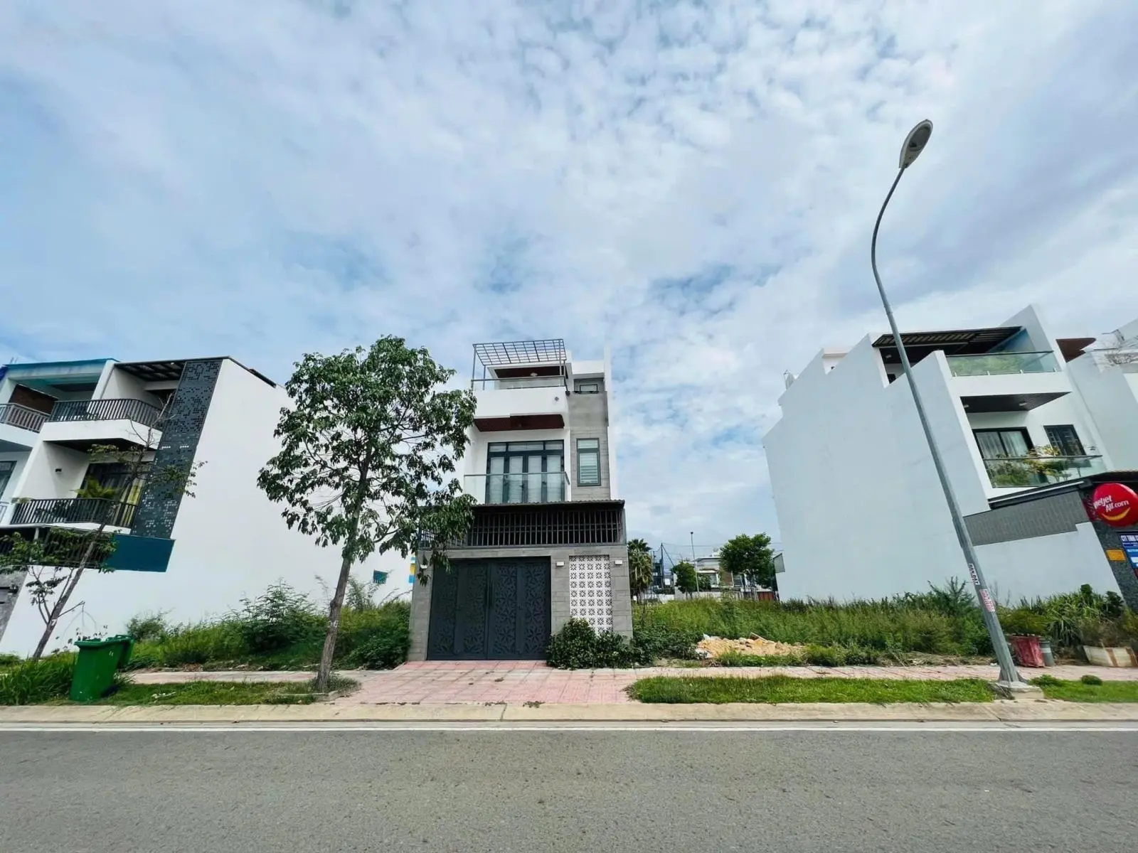 Hàng cực hiếm! Có 1 lô 140m2 - 1 tỷ 68 kế bên Bách Hoá Xanh ngay Đại Phước, gần Phà Cát Lái, có sổ
