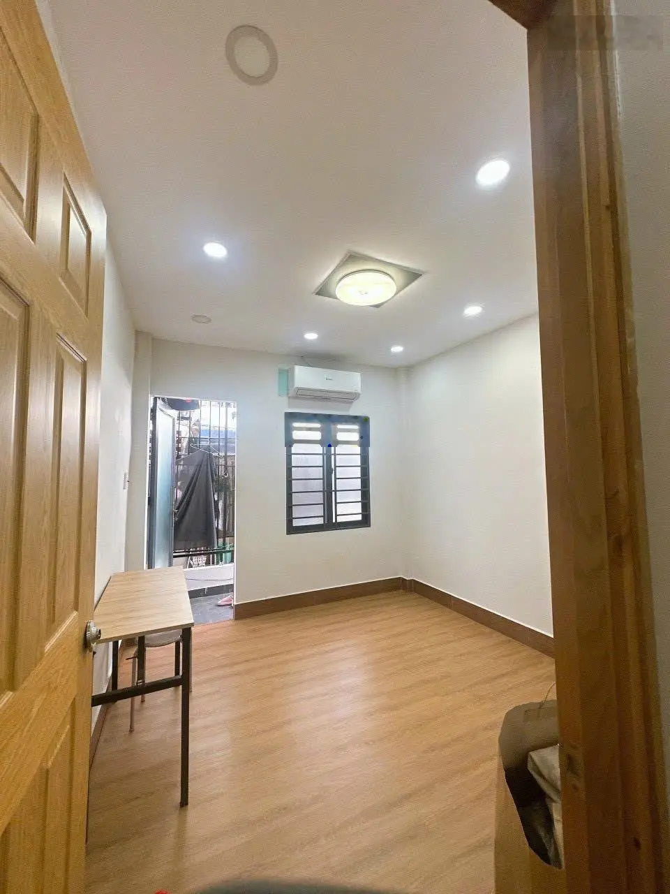 Nhà Bình Thạnh giá tốt, chỉ nhỉnh 4 tỷ, nở hậu, tặng full NT cho khách thiện chí. LH 0906 435 ***