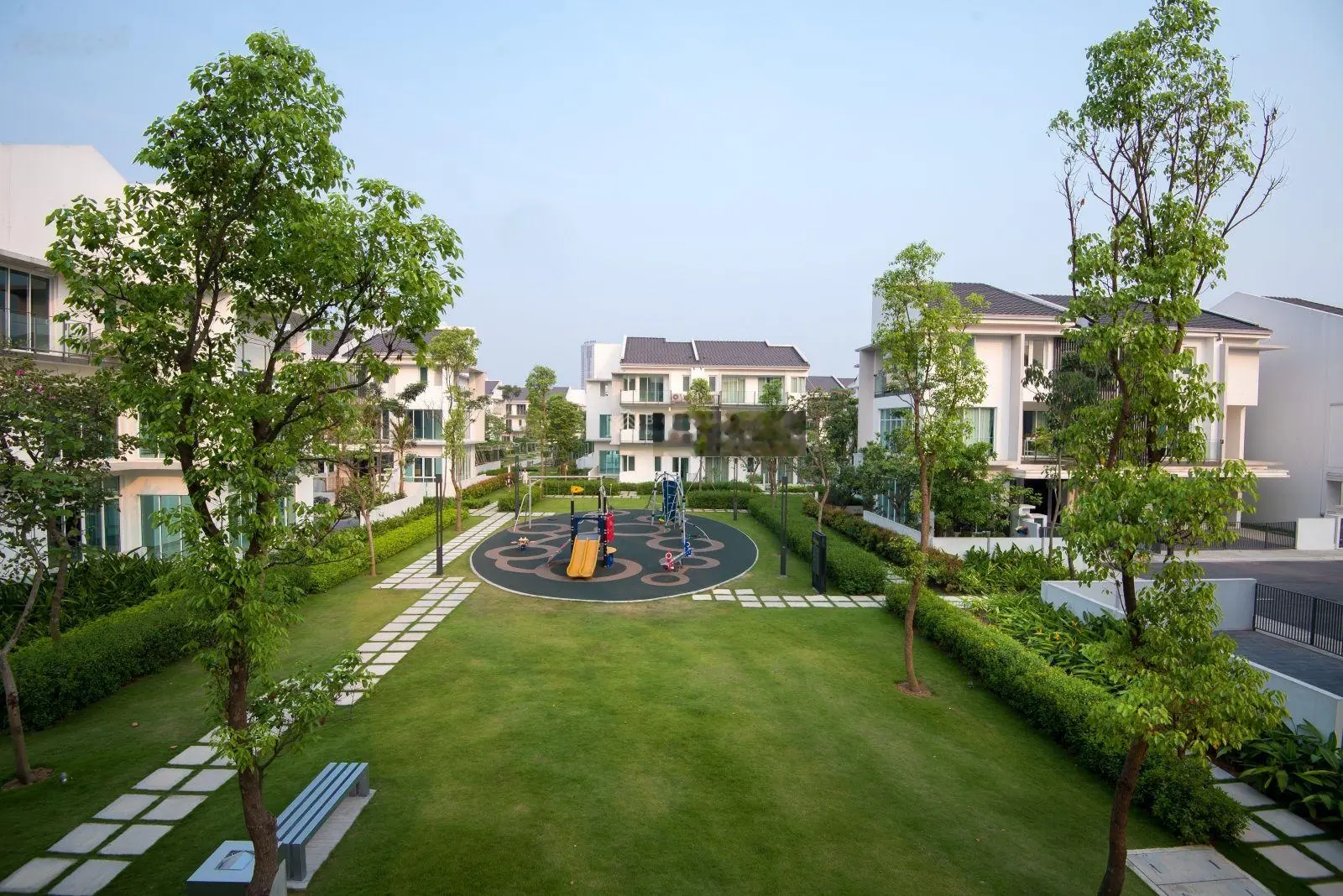 Bán căn góc Nadyne 120m2, full nội thất, ngay cổng ra vào thuận tiện, giá 29, x tỷ