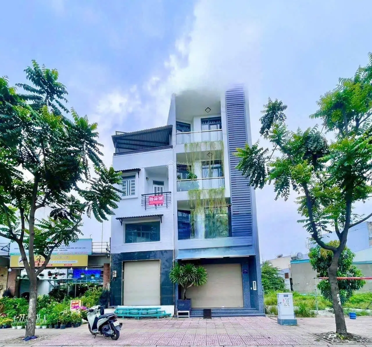 Bán nhà măt tiền Pham Văn Đồng, Phường Hiêp Bình Chánh Thủ Đức