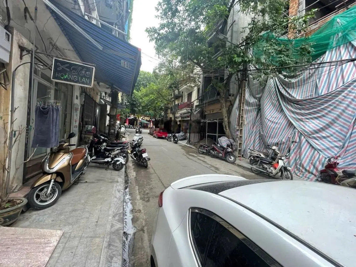 Bán nhà quận Ba Đình diện tích (85 m2) giá chỉ nhỉnh 30 tỷ diện tích rộng giá rẻ. Ko có căn thứ 2