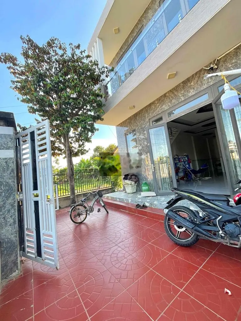 Nhà 2 mê, căn góc 2 mặt tiền đường, 260m2 ngang đất 13m sẵn sổ