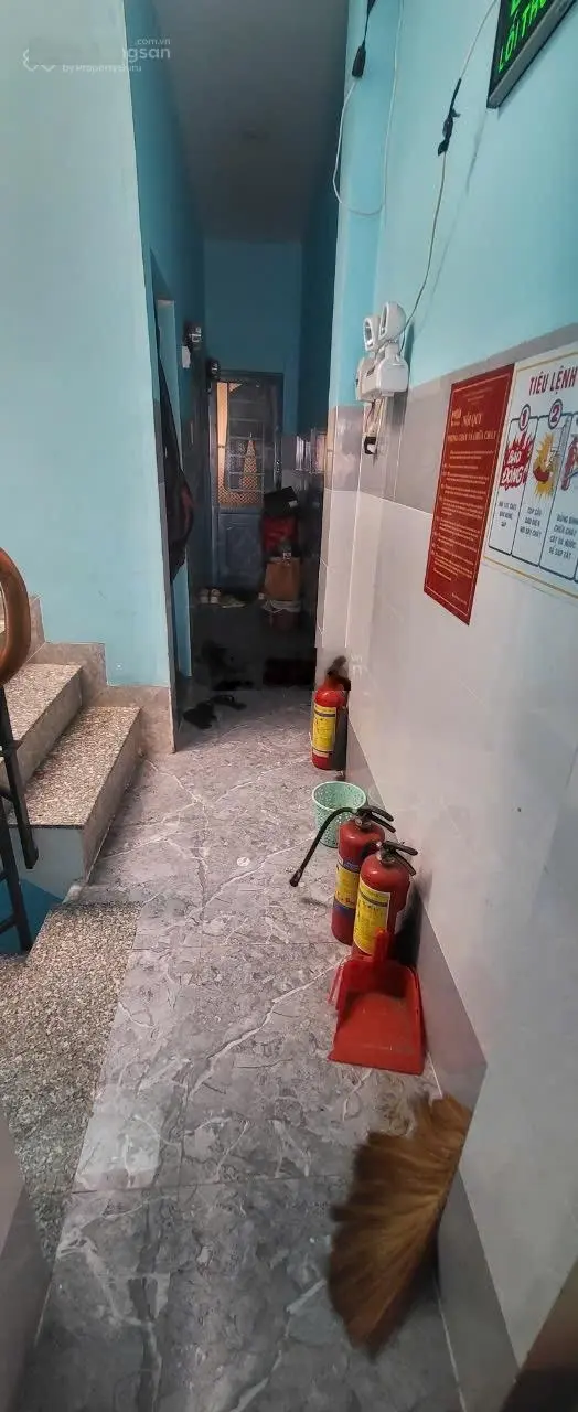 Bán căn hộ dịch vụ hẻm 538 Đoàn Văn Bơ, Quận 4, hẻm rộng 4m 14 phòng doanh thu 50tr