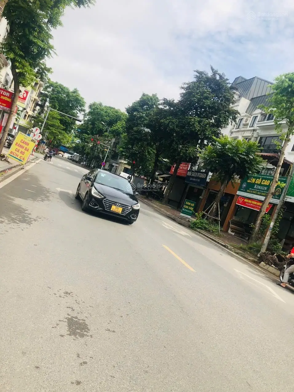 Khu vực hiếm nhà bán-trục chính kd kđt lacata văn phú 75m 5t, thang máy. nhỉnh 25 tỷ