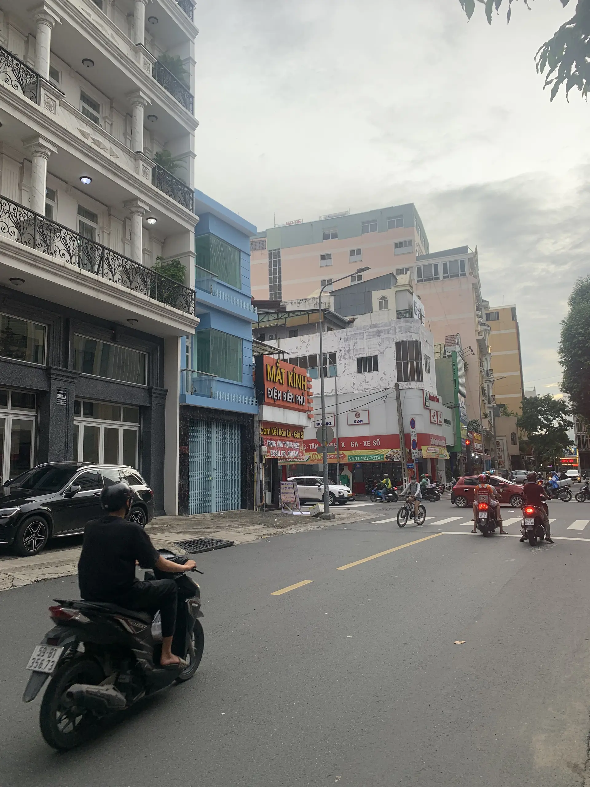 Bán nhà mặt tiền 79B Nguyễn Thái Bình, Phường 4, Quận Tân Bình