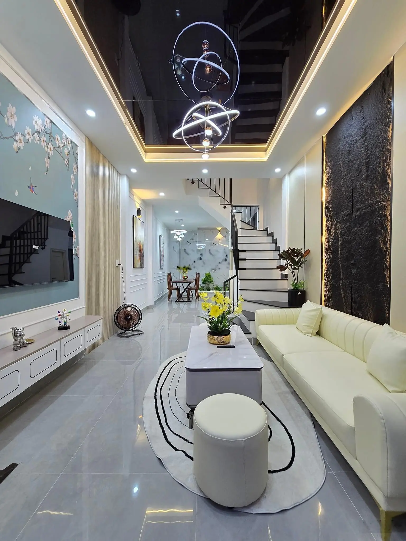 BÁN GẤP NHÀ BÌNH CHÁNH đang cho thuê 8tr/tháng DT (55m2) Hẻm 8m Thông