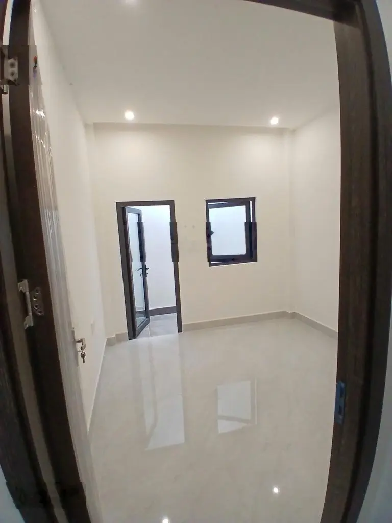 Ngay nhà máy ô tô Mercedes, cách mặt tiền Quang Trung 50m, HXH 90m2, 4,8m X 19m Chỉ có 7,9 tỷ