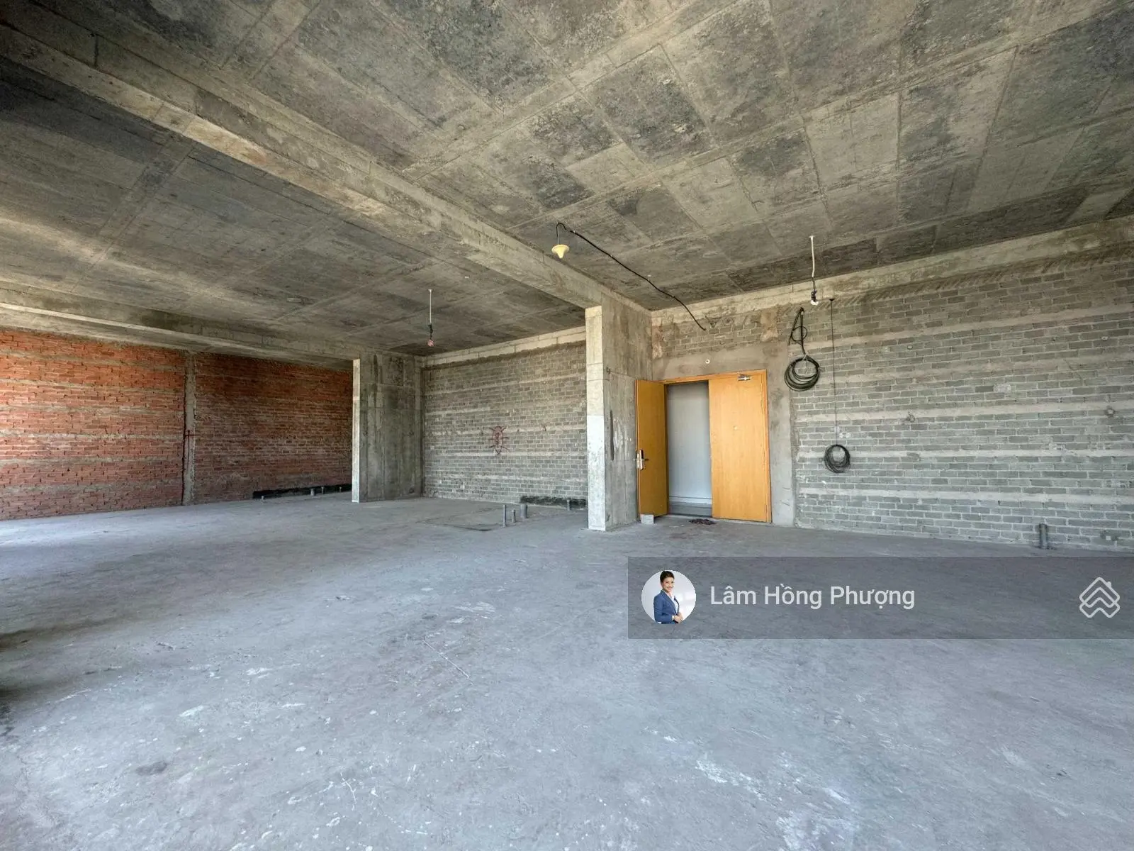 Bán Penhouse 237m2 An gia skyline quận 7 giá 11.6 tỷ có sổ hồng sẵn 0939 220 ***