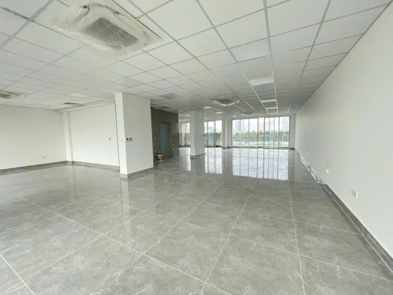 Chính chủ bán 1 cặp nhà Nguyễn Cơ Thạch Sala, DT Đất 340.8m2 xây hầm và 5 tầng, đang cho thuê 500tr