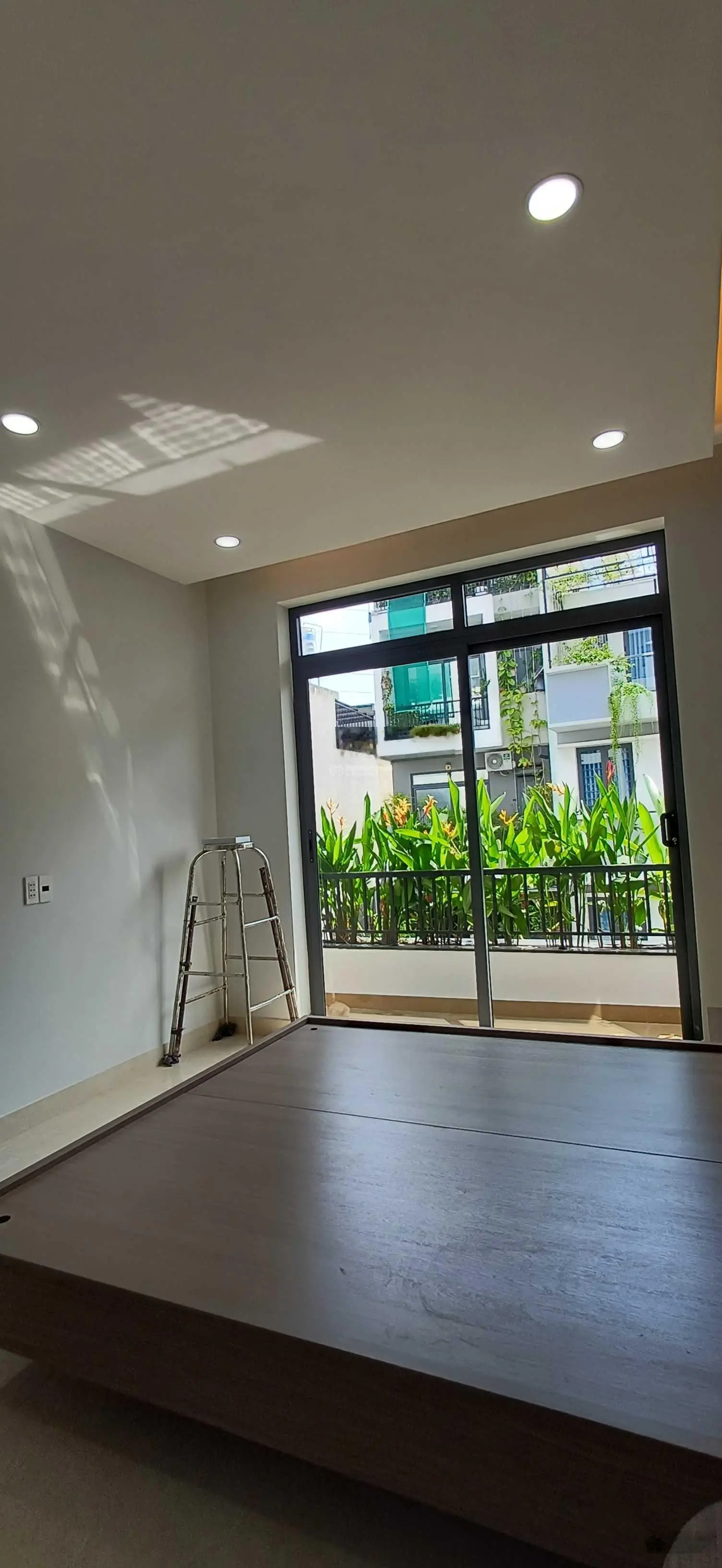 6.1 tỷ - Nhà phố vip 1 trệt 4 lầu - Ngã Tư Ga - p. Thạnh lộc - Q12 - HCM (thiết kế mới - hiện đại)