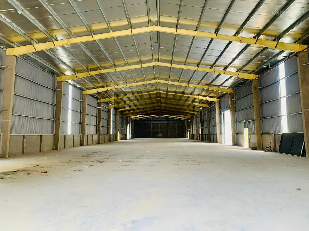 Cần chuyển nhượng nhà máy KCN Quốc Oai DT 5000m2 xưởng 2500m2 giá bán 54tỷ, thời hạn 2055, DT 1ha