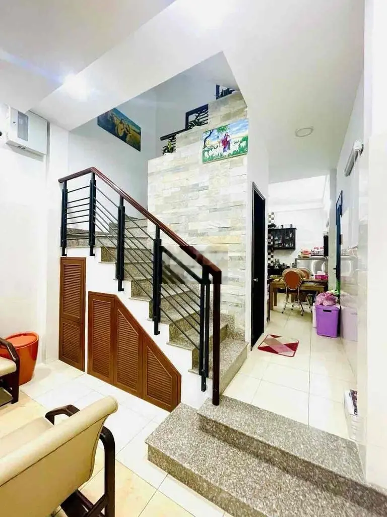 BÁN NHÀ HẺM 521 CMT8 P13 Q10 (4.1x12 trệt 3 lầu 4pn) 6.3 tỷ bớt lộc