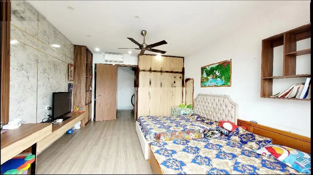 Cổ Linh nhà đẹp 7 tầng thang máy xịn full nội thất oto vào nhà nhiều tiện ích khách mua chỉ việc ở