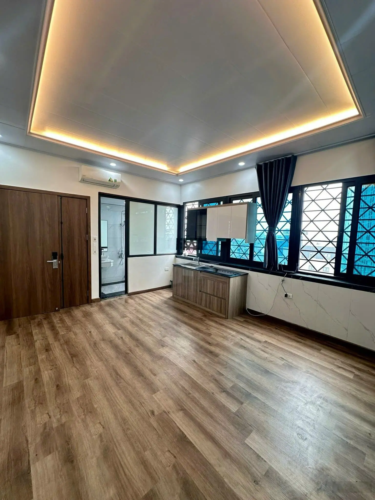 Bán tòa chung cư mini Cầu Giấy - 8 tầng thang máy xịn - PCCC hiện đại - doanh thu gần 3 tỷ/năm