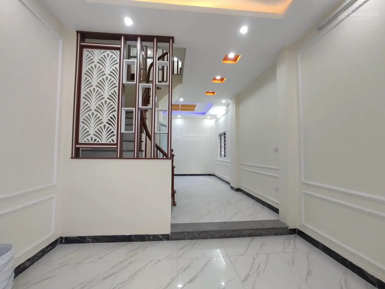 Bán nhà 4 tầng- 36m2- thiết kế phòng khách tầng lệch, trước nhà 3m, bãi ô tô gửi ngày đêm cạnh nhà